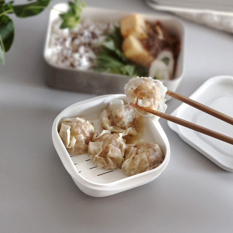 シュウマイを蒸す用途の公式例。食品と調理小物は付属しません。